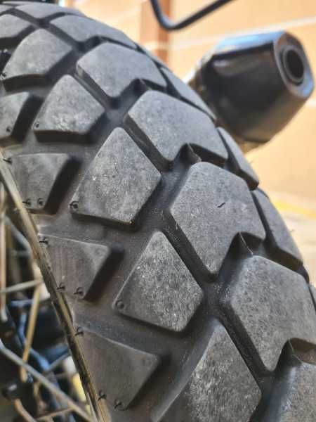 Himalayan 411 Royal Enfield 006
