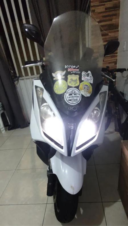 Kymco Downtown 300i 001
