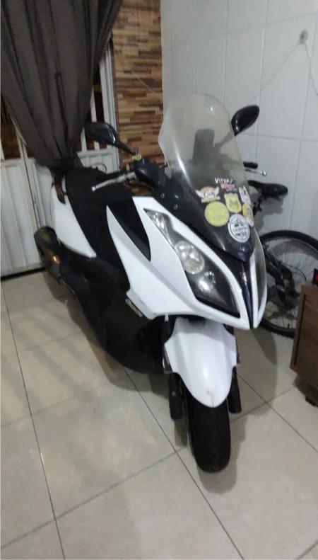 Kymco Downtown 300i 004