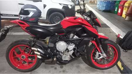 MV Agusta Rivale 800 001