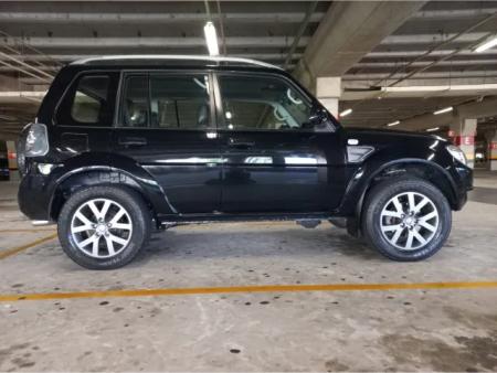 Mitsubishi Pajero 005