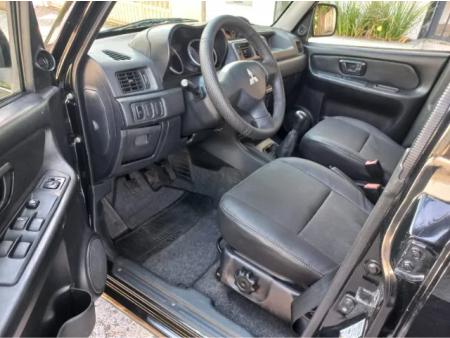 Mitsubishi Pajero 012
