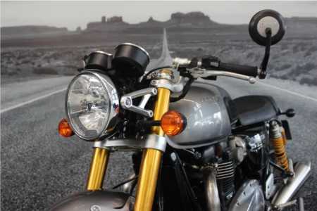 TRIUMPH THRUXTON R 1200 002