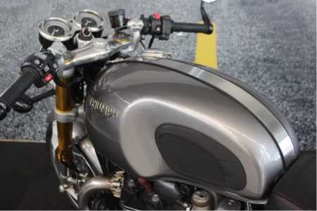 TRIUMPH THRUXTON R 1200 007