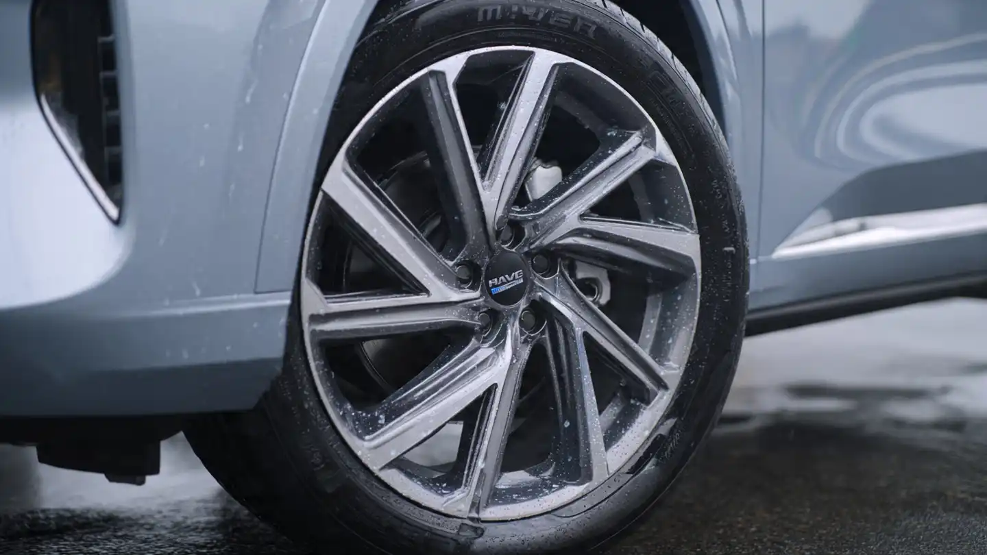 gwm_haval_h6_2024_hibrido_plug_in_1_5_premium_chaos_10_cor_do_veiculo_prata (1)