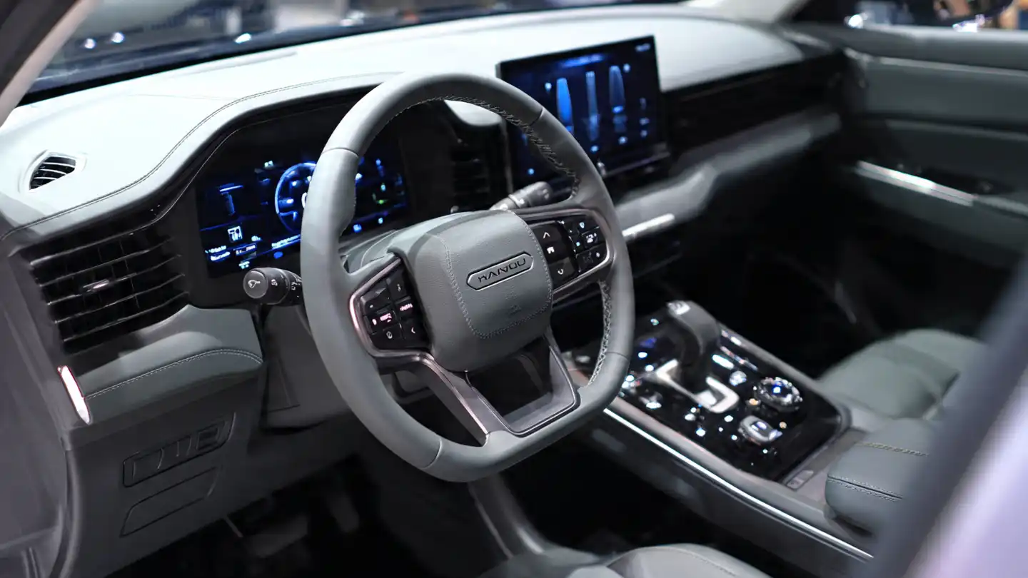 gwm_haval_h6_2024_hibrido_plug_in_1_5_premium_chaos_10_cor_do_veiculo_prata (2)