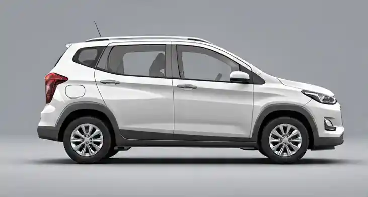 imagem_realista_chevrolet_spin_lt_7_lugares_ano_2024_com_espaco_de_sobra_conforto_e_ideal_para_familia_grande_visual_realista_cor_branca (1)1